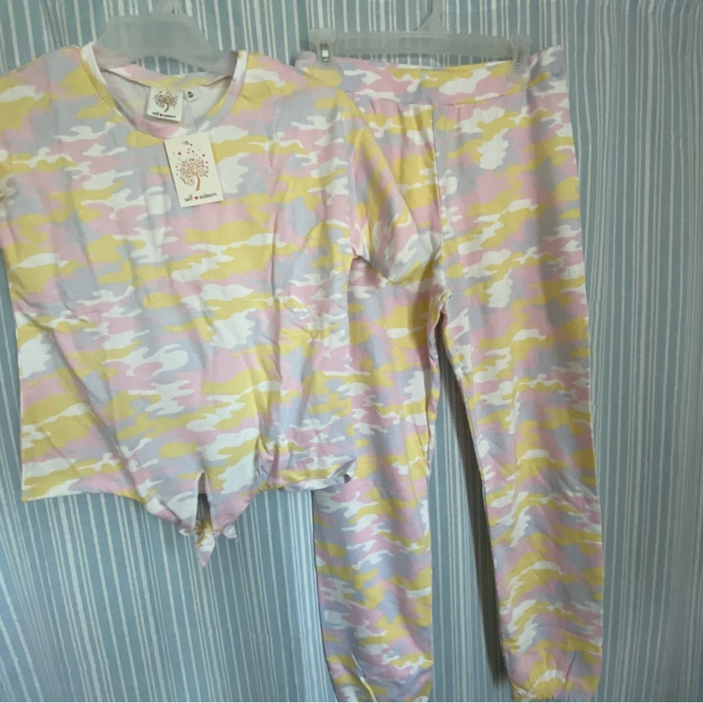 Self Esteem brand. 100% Cotton. XL/16 Camo T-Shirt & Pants set.